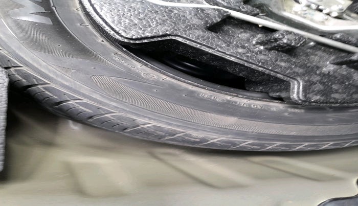 2018 Maruti Ciaz DELTA 1.5 SHVS MT PETROL, Petrol, Manual, 33,877 km, tyre