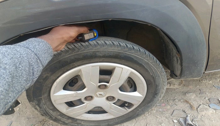 2016 Renault Kwid RXL, Petrol, Manual, 76,102 km, tyre