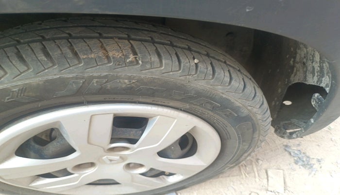 2016 Renault Kwid RXL, Petrol, Manual, 76,102 km, tyre