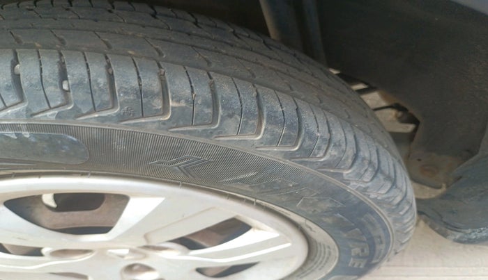 2016 Renault Kwid RXL, Petrol, Manual, 76,102 km, tyre