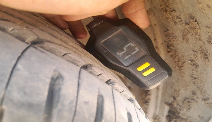 2011 Ford Figo ZXI 1.4 DIESEL, Diesel, Manual, 1,19,547 km, tyre