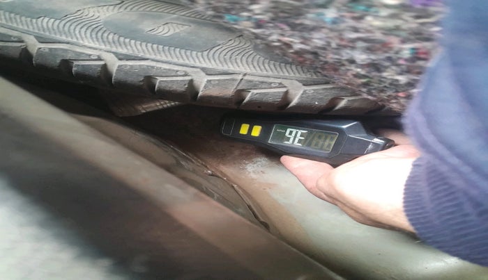 2011 Ford Figo ZXI 1.4 DIESEL, Diesel, Manual, 1,19,547 km, tyre