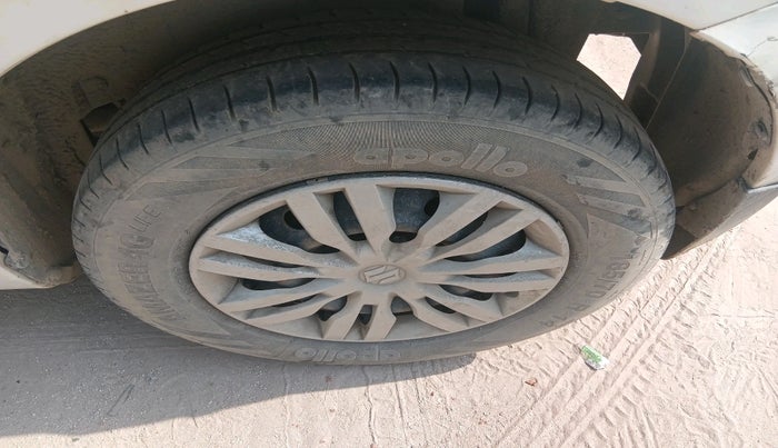 2015 Maruti Swift VXI, CNG, Manual, 1,16,660 km, tyre