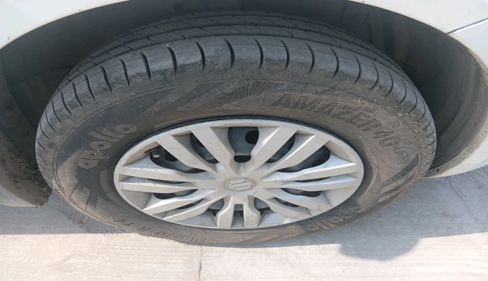 2015 Maruti Swift VXI, CNG, Manual, 1,16,660 km, tyre