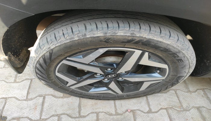 2023 Hyundai ALCAZAR PRESTIGE 1.5 TURBO PETROL MT 7STR, Petrol, Manual, 66,306 km, tyre