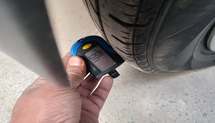 2013 Hyundai i10 MAGNA 1.2, Petrol, Manual, 79,658 km, tyre