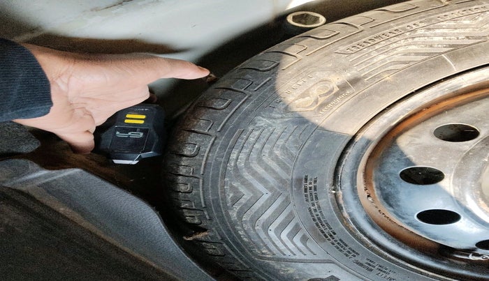 2012 Maruti Swift Dzire VXI, Petrol, Manual, 89,672 km, tyre