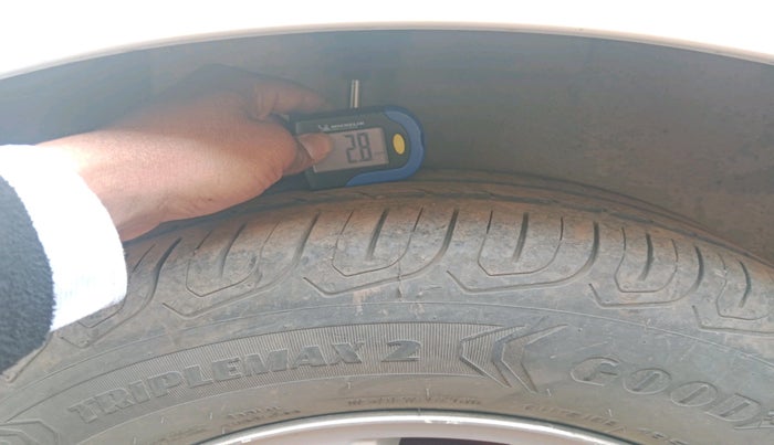 2013 Maruti Ritz ZDI, Diesel, Manual, 1,44,798 km, tyre