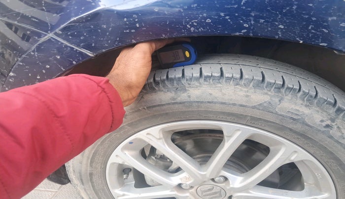 2023 Maruti Swift ZXI CNG, Petrol, Manual, 37,109 km, tyre