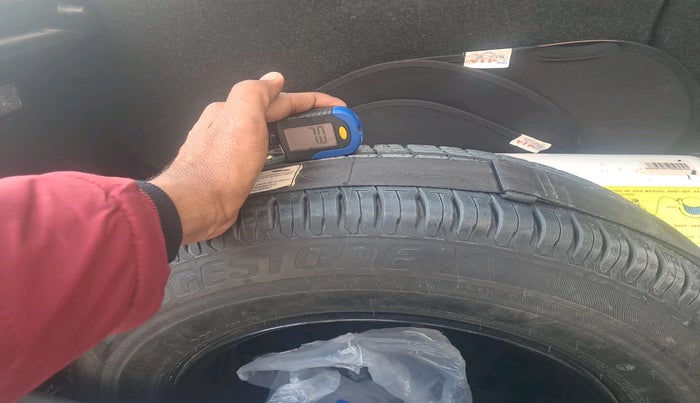 2023 Maruti Swift ZXI CNG, Petrol, Manual, 37,109 km, tyre