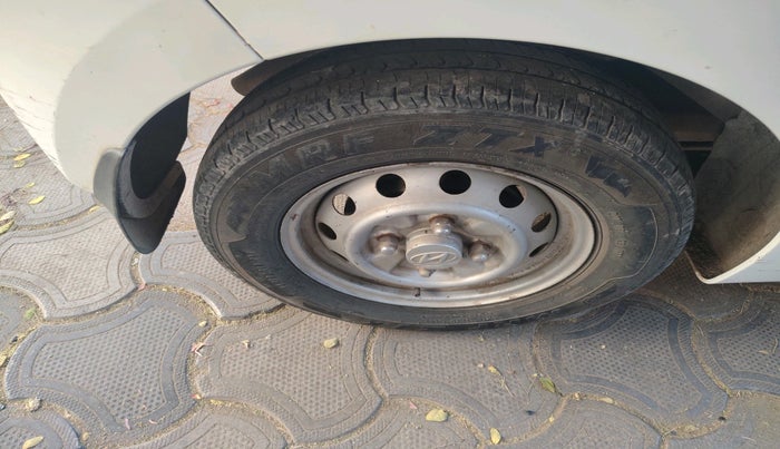 2017 Hyundai Eon ERA +, Petrol, Manual, 57,053 km, tyre