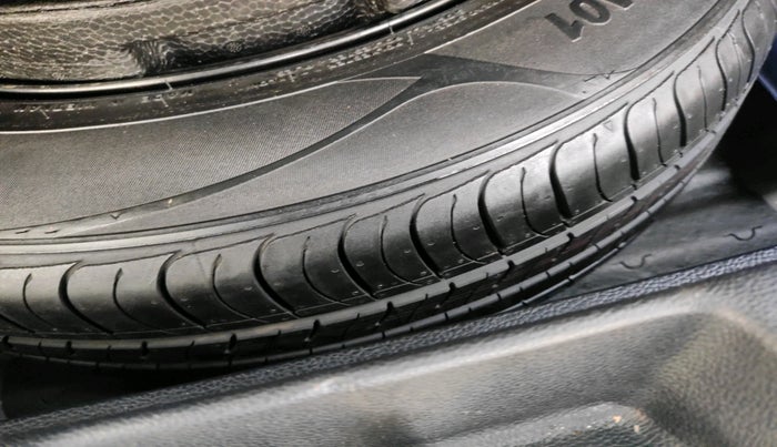 2019 Hyundai Creta E PLUS 1.6 PETROL, Petrol, Manual, 26,393 km, tyre