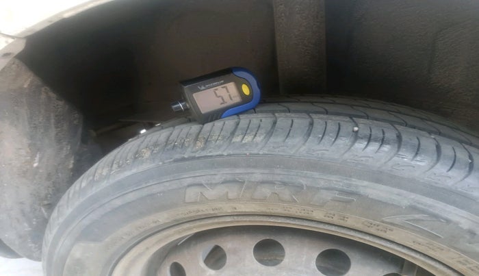 2012 Toyota Etios Liva GD, Diesel, Manual, 4,20,550 km, tyre