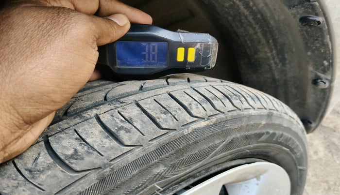 2015 Maruti Wagon R 1.0 VXI, Petrol, Manual, 1,32,124 km, tyre