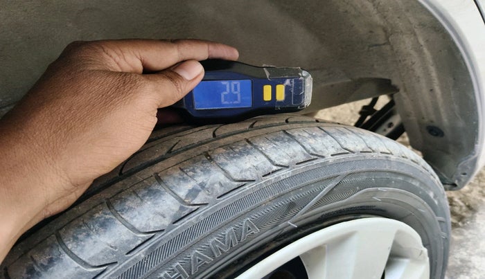 2015 Maruti Wagon R 1.0 VXI, Petrol, Manual, 1,32,124 km, tyre