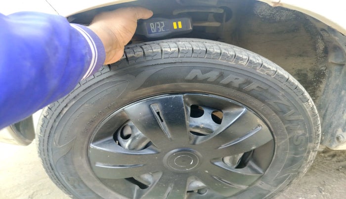 2014 Maruti Alto 800 LXI CNG, Petrol, Manual, 1,09,420 km, tyre