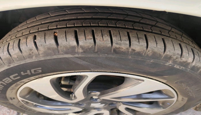 2021 Maruti Baleno ZETA PETROL 1.2, Petrol, Manual, 67,713 km, tyre