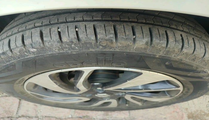 2021 Maruti Baleno ZETA PETROL 1.2, Petrol, Manual, 67,713 km, tyre