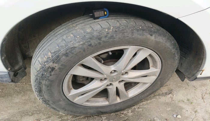 2012 Hyundai Santa Fe 4 WD, Diesel, Manual, 1,48,160 km, tyre