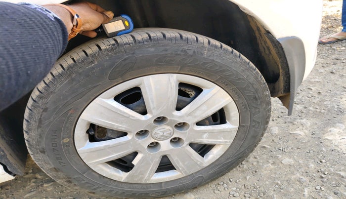 2012 Volkswagen Polo TRENDLINE 1.2L DIESEL, Diesel, Manual, 1,14,379 km, tyre