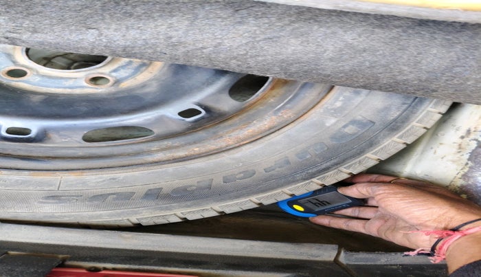 2012 Volkswagen Polo TRENDLINE 1.2L DIESEL, Diesel, Manual, 1,14,379 km, tyre