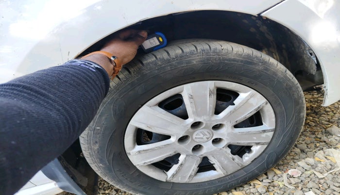 2012 Volkswagen Polo TRENDLINE 1.2L DIESEL, Diesel, Manual, 1,14,379 km, tyre