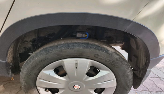 2016 Mahindra Kuv100 K4 PLUS 6 STR, Petrol, Manual, 75,747 km, tyre