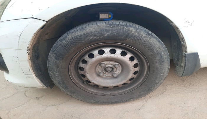 2012 Maruti Swift Dzire LXI, Petrol, Manual, 1,00,741 km, tyre