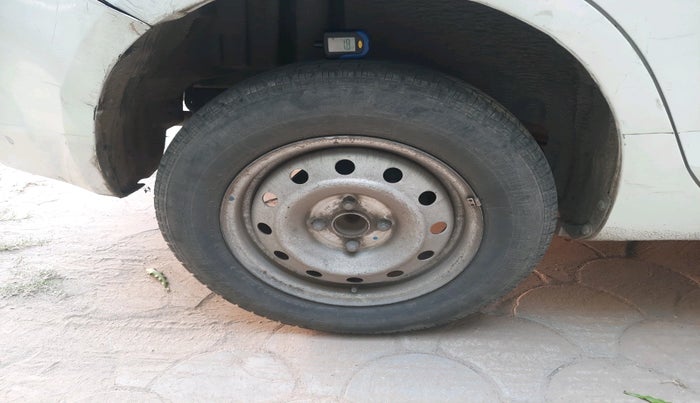 2012 Maruti Swift Dzire LXI, Petrol, Manual, 1,00,741 km, tyre