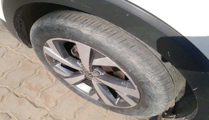 2021 Volkswagen TAIGUN TOPLINE 1.0 TSI MT, Petrol, Manual, 50,196 km, tyre