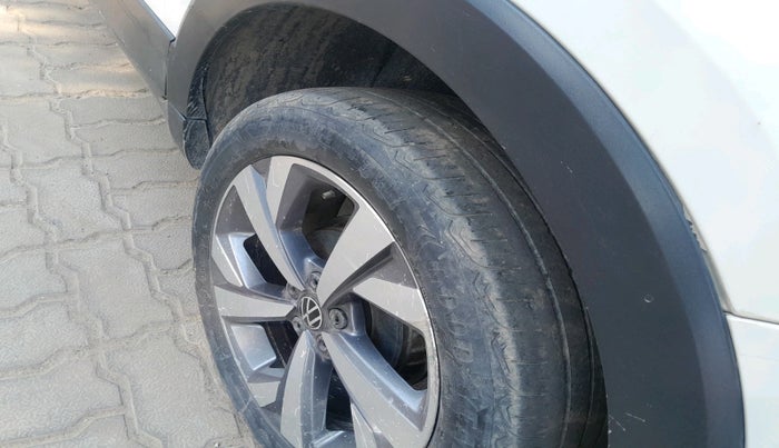 2021 Volkswagen TAIGUN TOPLINE 1.0 TSI MT, Petrol, Manual, 50,196 km, tyre