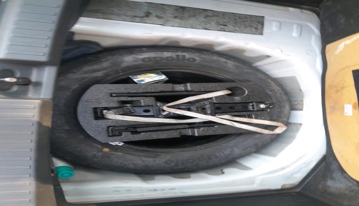 2021 Volkswagen TAIGUN TOPLINE 1.0 TSI MT, Petrol, Manual, 50,196 km, tyre