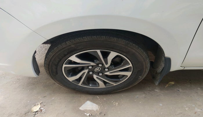 2022 Toyota Innova Crysta 2.4 VX 7 STR, Diesel, Manual, 1,01,917 km, tyre