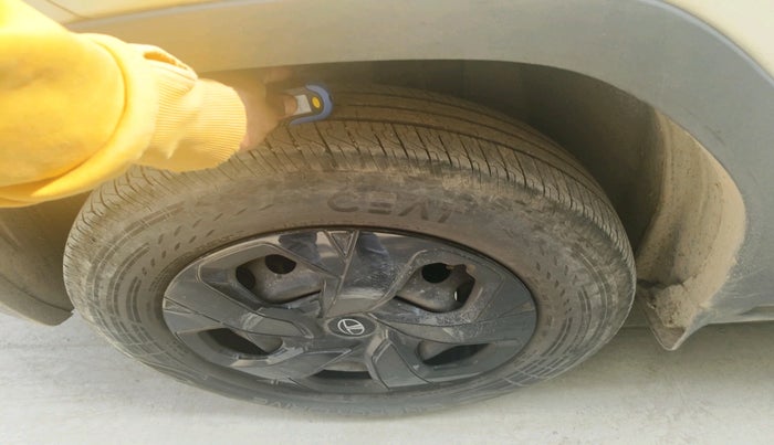 2024 Tata PUNCH ADVENTURE RHYTHM CNG, CNG, Manual, 21,848 km, tyre