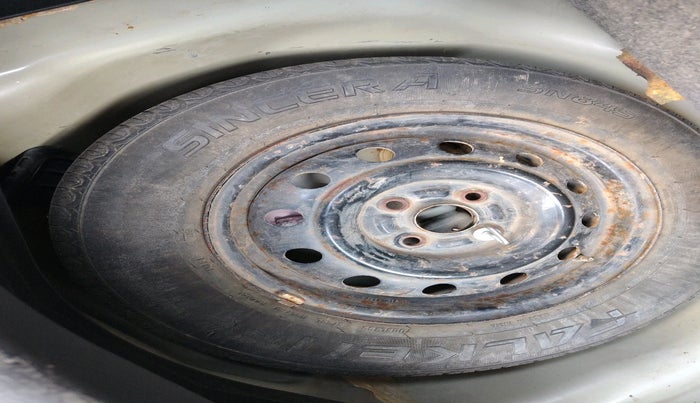 2012 Maruti Swift VDI, Diesel, Manual, 1,11,822 km, tyre