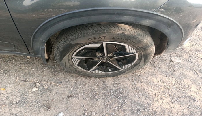 2024 Tata NEXON  Fearless Plus PS 1.2 iCNG, Petrol, Manual, 20,098 km, tyre