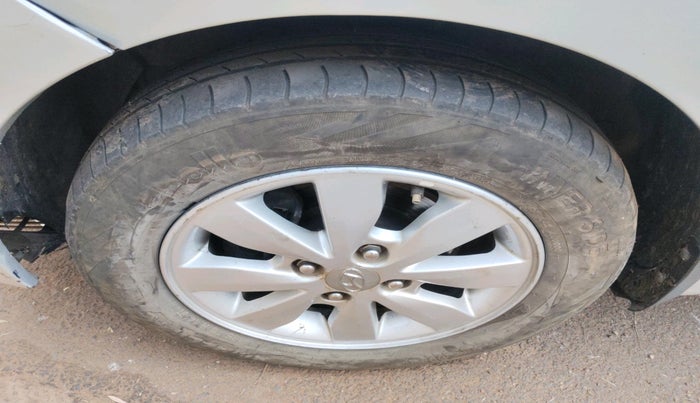 2014 Hyundai Xcent S (O) 1.2, Petrol, Manual, 81,531 km, tyre