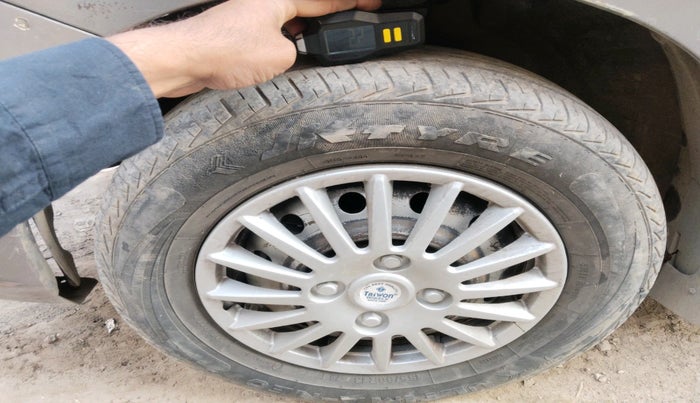 2016 Maruti Wagon R 1.0 LXI CNG, Petrol, Manual, 86,006 km, tyre