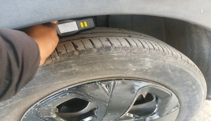 2022 Renault TRIBER RXZ, Petrol, Manual, 56,472 km, tyre