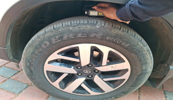 2022 Tata Harrier XZA PLUS 2.0L, Diesel, Automatic, 14,288 km, tyre