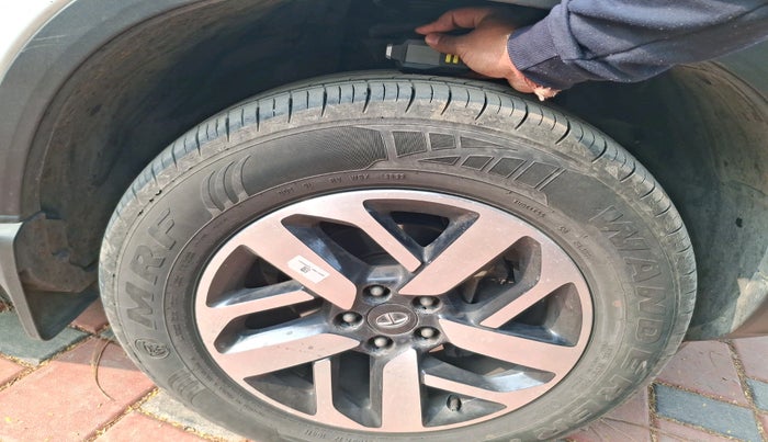 2022 Tata Harrier XZA PLUS 2.0L, Diesel, Automatic, 14,288 km, tyre