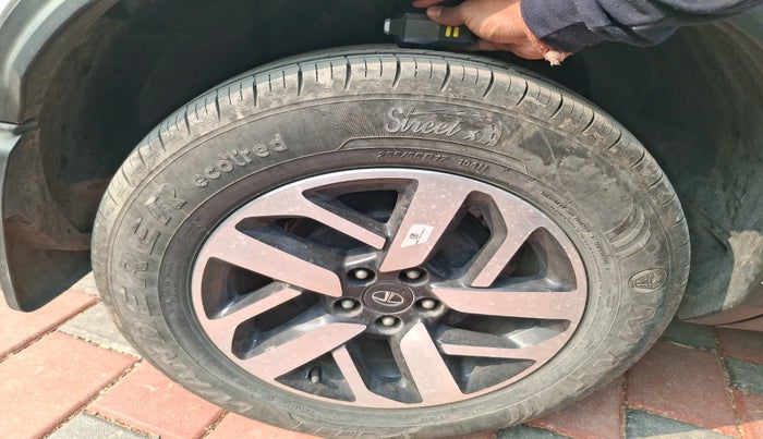 2022 Tata Harrier XZA PLUS 2.0L, Diesel, Automatic, 14,288 km, tyre