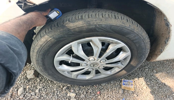 2014 Maruti Swift Dzire VDI, Diesel, Manual, 2,39,200 km, tyre