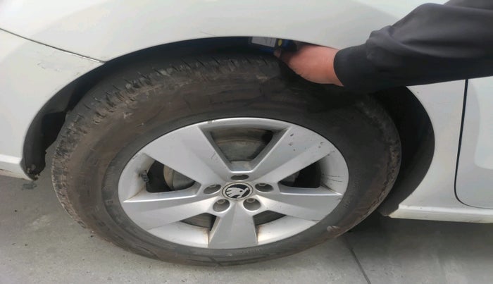 2017 Skoda Rapid AMBITION 1.6 MPI MT, Petrol, Manual, 1,44,148 km, tyre