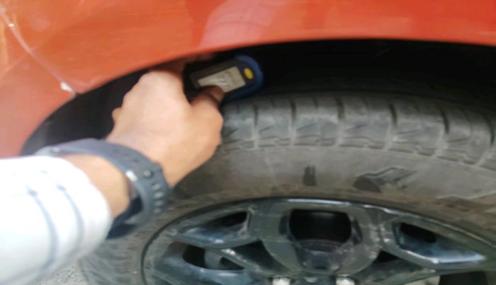 2016 Ford Ecosport TITANIUM 1.5L PETROL AT, CNG, Automatic, 91,436 km, tyre