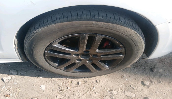 2011 Volkswagen Jetta HIGHLINE TDI, Diesel, Manual, 2,02,204 km, tyre