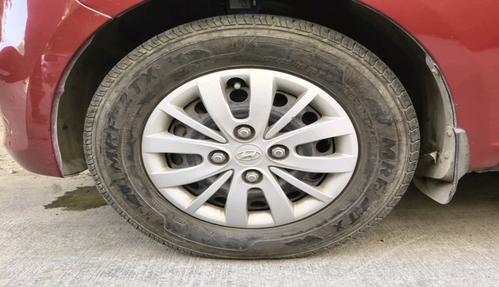 2013 Hyundai i10 SPORTZ 1.2, Petrol, Manual, 49,203 km, tyre