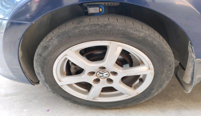 2013 Volkswagen Vento HIGHLINE PETROL AT, Petrol, Automatic, 95,446 km, tyre