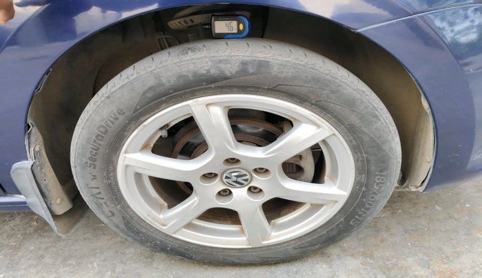 2013 Volkswagen Vento HIGHLINE PETROL AT, Petrol, Automatic, 95,446 km, tyre