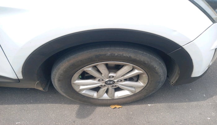 2015 Hyundai Creta SX 1.6 DIESEL, Diesel, Manual, 1,37,446 km, tyre